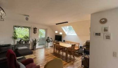 Geschmackvolle, gepflegte 3-Raum-Maisonette-Wohnung mit Balkon und Einbauküche in Schwabmünchen