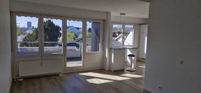 Bis Ende Februar 2027. Exklusive 3-Raum-Maisonette - Wohnung mit Balkon in Top Lage