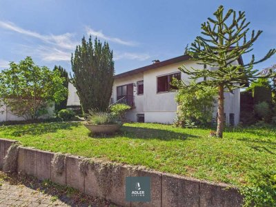 FAMILIENTRAUM - Einfamilienhaus + ELW, Garten und Doppelgarage sowie Außenstellplätzen