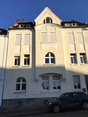 4-Zimmer-Wohnung in ruhiger Wohnlage in gepflegtem Jugendstil-Altbau, EG mit Gartennutzung
