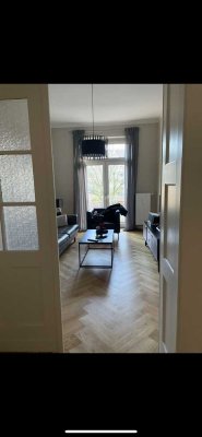 2 Zi. Altbau-Whg. mit Balkon in Düsseldorf Pempelfort an Einzelperson für 6-12 Monate zur Untermiete