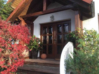 Stilvolle, vollst. renovierte 3-Zimmer-Maisonette-Wohnung mit Einbauküche und Balkon in Framkfurt