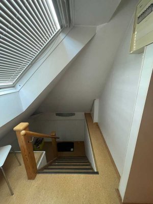 Stilvolle, modernisierte 1-Raum-DG-Studiowohnung mit gehobener Innenausstattung in Neckarsulm