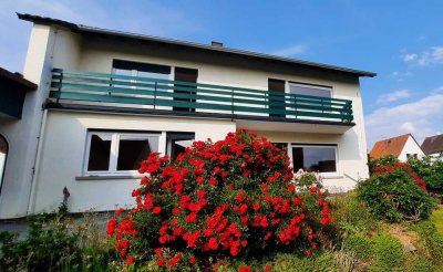 Attraktives und großzügiges freistehendes Haus mit Garten