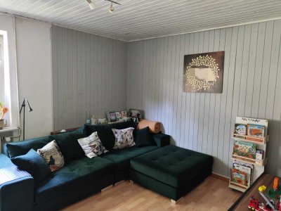 750 € Kalt - 1.050 Warm - 90 m² Altbau - 3.5 Zimmer ab 01.10.2025