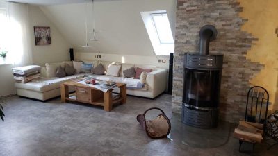 Neuwertige Loft-Wohnung mit zweieinhalb Zimmern und Einbauküche in Krummhörn