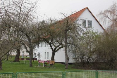 Attraktive Wohnung mit drei Zimmern, Einbauküche, Bad und Abstellraum in Hardegsen,OT Gladebeck