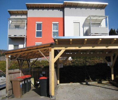 Gemütliche Familienwohnung mit Balkon und Carport