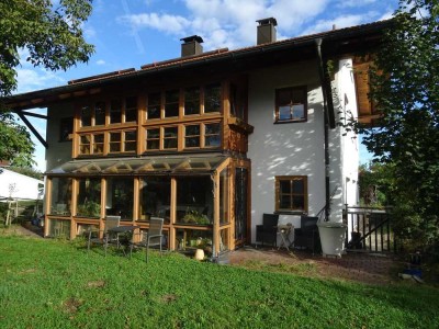 Baubiologisches 2-Familienhaus in ruhiger Lage