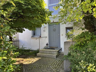 Familien-Haus mit sonnigem Garten, exklusiv und modern, 4 Schlafzimmer 2-3 Bäder und Hobbyraum
