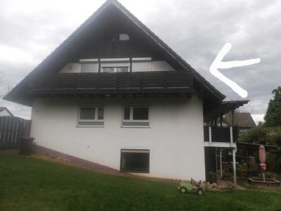 Schöne 3-Zimmer-Dachgeschosswohnung mit Balkon & Garage in Köln-Flittard