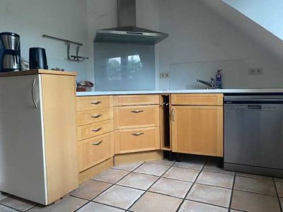 Helle 4-Zimmer Dachgeschosswohnung nähe Benderstr.