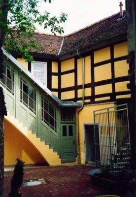 Wunderschöne Etagenwohnung im historischen Altbau zu vermieten!