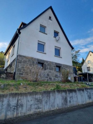 Schönes Einfamilienhaus mit Garten in zentraler Lage