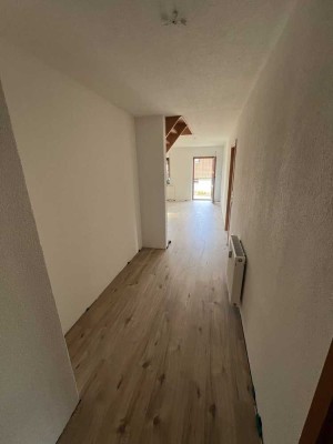 Teilsanierte 3,5-Zimmer-Maisonette Wohnung mit Balkon in Bisingen