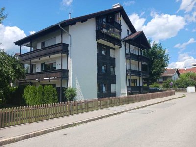 Stilvolle, vollständig renovierte 2-Zimmer-Maisonette-Wohnung mit Tiefgaragenstellplatz