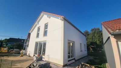 Neubau! Hochwertiges Einfamilienhaus in ruhiger Lage