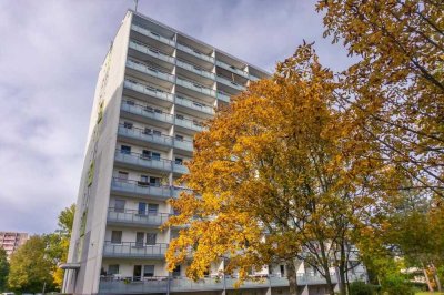 3-Raum-Wohnung mit Balkon und den Spielplatz vor der Haustür