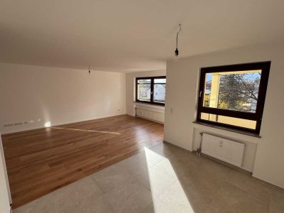 Erstbezug nach Sanierung: 3-Zi.-Wohnung mit Balkon in München-Forstenried