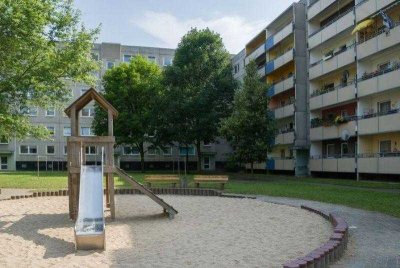 Aktuelle Renovierung einer 3-Raum-Wohnung mit Balkon!