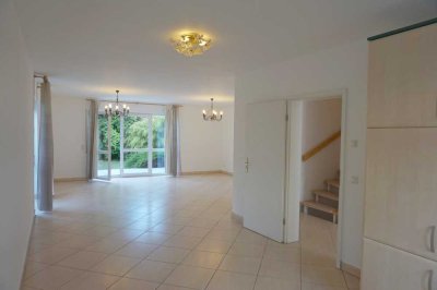 Duplex in Wiesbaden - 4 BR, 2,5 BA & Garage - 15min to Clay