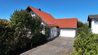 Großzügiges Einfamilienhaus mit ausbaufähigem Dachgeschoss in Regensburg/Mintraching