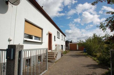 Zweifamilienhaus in kinderfreundlicher Lage