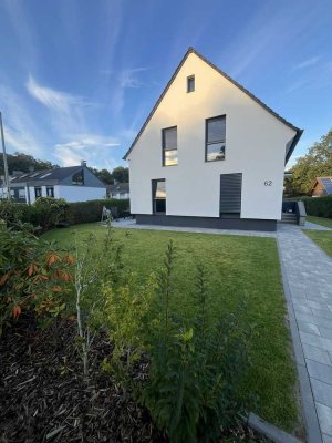 Modernisiertes Einfamilienhaus mit luxuriöser Ausstattung in ruhiger Lage