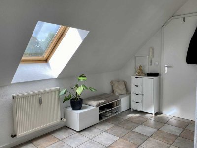 2-Zimmer Dachgeschosswohnung auf alter Hofanlage in Willich