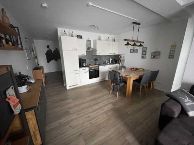 Schöne 3-Zimmer-Wohnung mit Einbauküche und Stellplatz