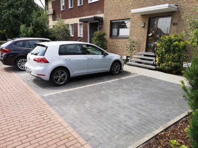 Re- Stuckenbusch,stadtnahe DG Wohnung mit Loggia in Südlage