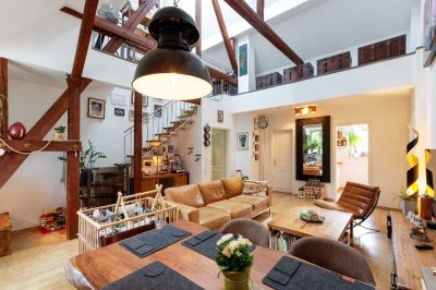 Exklusive 3-Zimmer-Maisonette-Wohnung mit TG-Stellplatz im historischen Gutshof