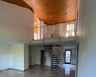 Geräumige 5-Zimmer Maisonette-Wohnung mit Balkon in Pforzheim-Au