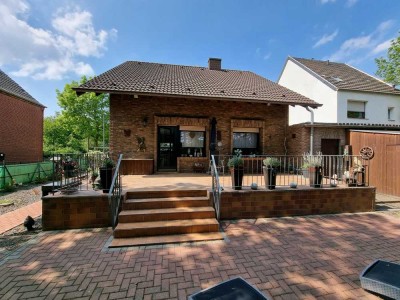 Einfamilienhaus mit Garage in Inden