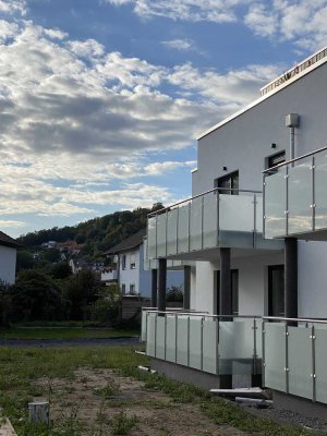Neuwertige 2-Raum-Wohnung mit Balkon, Kfz Stellplatz und Einbauküche in Hann Münden