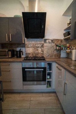 Schöne 1,5 Zimmer mit möblierter, Küche