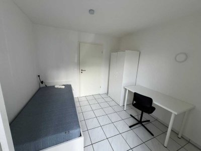 Wohngemeinschaft, Zimmer im Erdgeschoss mit Terrasse zu vermieten