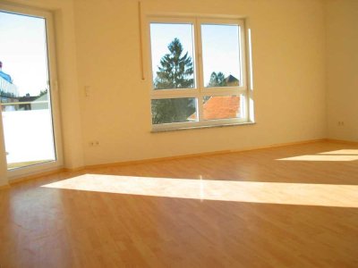 Sonnige 2-Zi.-Whg. mit EBK, gr. Balkon und schöner Aussicht - zentral und doch ruhig