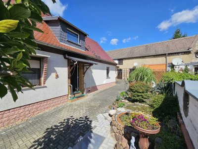 Auf der Suche nach den eigenen 4 Wänden?
Saniertes Einfamilienhaus mit Nebengelass in Osendorf