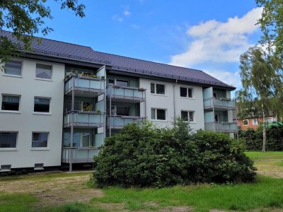Helle, freundliche 2,5-Zimmer-Wohnung im Hochparterre mit Balkon