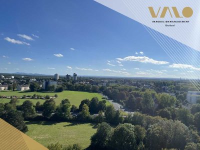 Unverbauter Weitblick: Großzügige 4-Zimmerwohnung mit Loggia zu verkaufen!