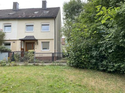 Ansprechendes 4-Zimmer-Reihenendhaus in Puchheim, Bayern - Puchheim