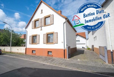 Großzügiges 2-Familienhaus mit Nebengebäude, Keller und Hofbereich in Rodgau-Weiskirchen! nach WEG g
