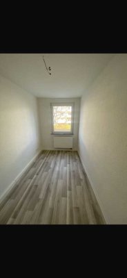 Erstbezug nach Sanierung: freundliche 3-Zimmer-Wohnung mit Balkon in Delitzsch