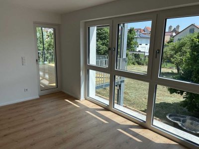 Exklusive 4-Zimmer-Wohnung, Erstbezug nach energieeffizienter Sanierung (KfW-Standard)