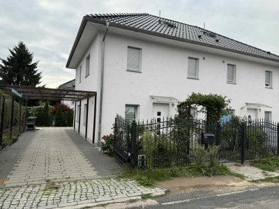 Stilvolle, gepflegte 5-Raum-Doppelhaushälfte mit geh. Innenausstattung und EBK in Berlin Marzahn