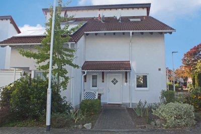 Familientraum: Doppelhaushälfte in ruhiger und familienfreundlicher Lage von Liederbach.