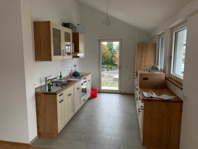 Geschmackvolle 4-Raum-Wohnung mit Balkon und Einbauküche in Bad Aibling