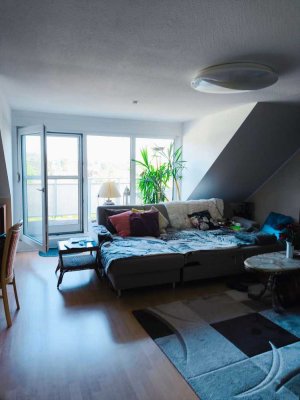Helle 3-Zimmer-DG-Wohnung mit Sonnenbalkon