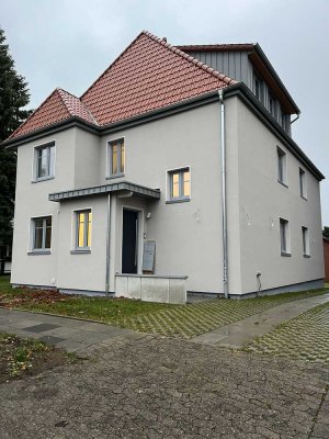 Warmvermietung einer 6-Zimmer-EG-Wohnung mit gehobener Innenausstattung und Südbalkon in Minden